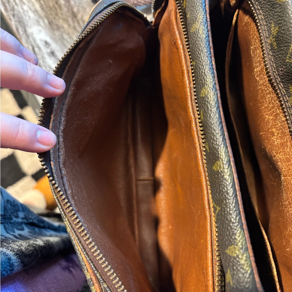 Louis Vuitton Monogram Canvas Bag with Brown Interior - Picture 9 of 11